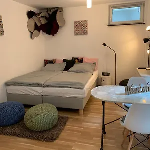 Helle Souterrainwohnung Mit Komfort Apartamento